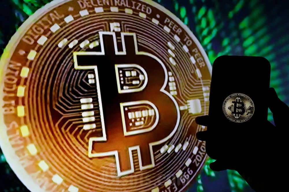 juli-menentukan-bitcoin-tahan-guncangan-tapi-risiko-global-mengintai